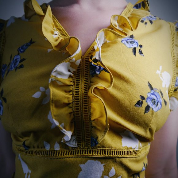 Matching Yellow Set Pants and Blouse - Picture 3 of 12